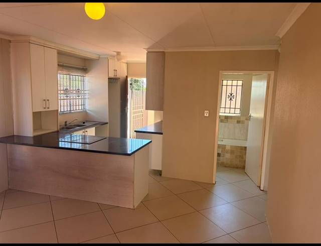 2 BEDROOM HOUSE FOR SALE IN ROSSLYN